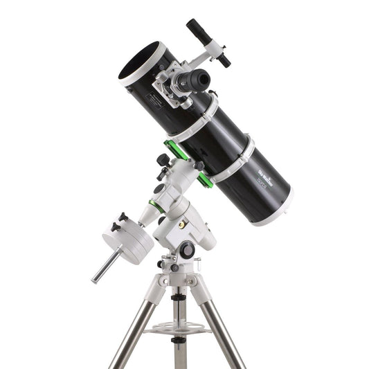 Sky-Watcher 150/750 Dual-Speed-Teleskop auf NEQ5 Black Diamond-Montierung