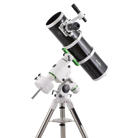 Newton Sky-Watcher 150 mm f/5 Dual Speed ​​​​teleskooppi HEQ5 Pro GoTo -kiinnikkeessä