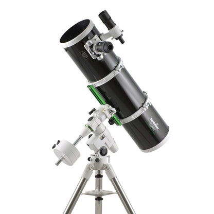 Telescopio Sky-Watcher de 200 mm f/5 de doble velocidad con montura NEQ5 Black Diamond