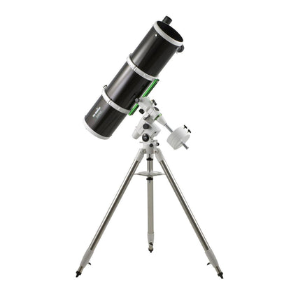 Sky-Watcher 200 mm f/5 kaksinopeuksinen teleskooppi NEQ5 Black Diamond -kiinnikkeessä