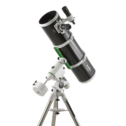 Telescópio de dupla velocidade Sky-Watcher 200mm f/5 em montagem HEQ5 Pro-Go-To