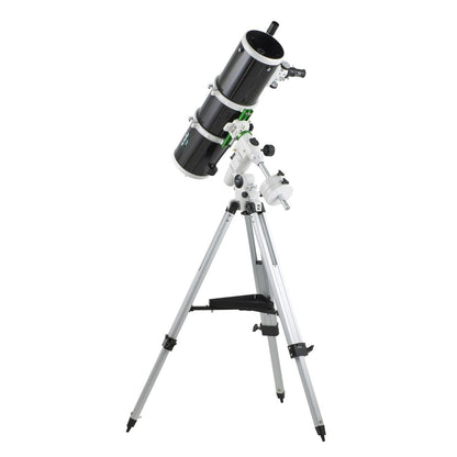 Newton Sky-Watcher 150P -teleskooppi EQ3-2-kiinnikkeessä